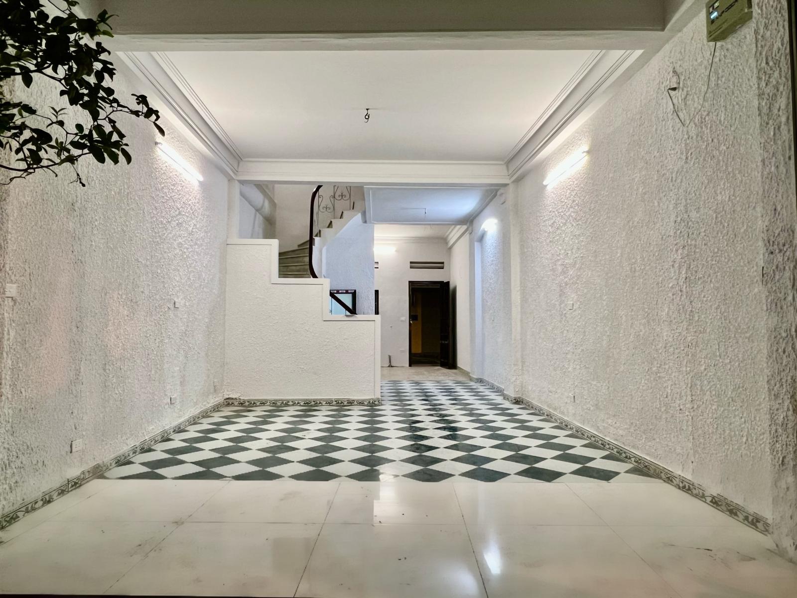 HIẾM !! Cho thuê Nguyên căn kinh doanh Thái Hà 52mx4T 30 tr 2 tiền oto KD VP SPA KHO LỚP HỌC 14100181