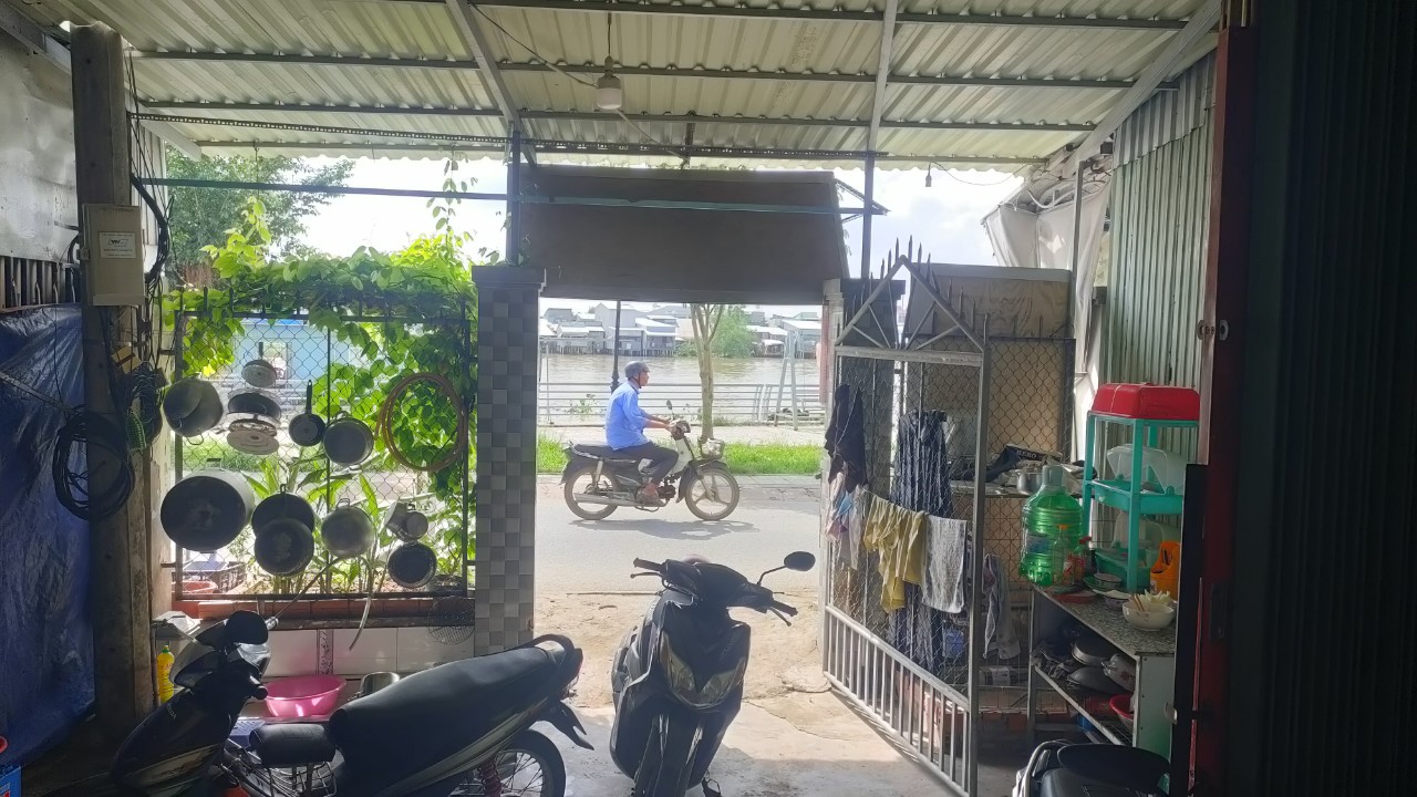 Bán nhanh nhà ở Bình Khánh cặp mé sông có vỉa hè thuận lợi Kinh Doanh mở quán chill hoặc quán nhậu 14110784