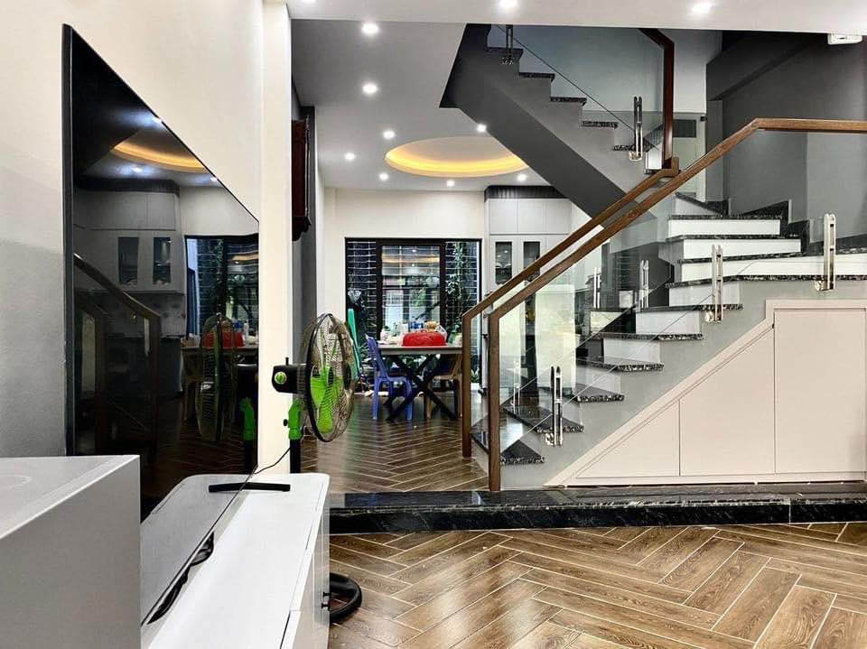 BÁN NHÀ  Nguyễn Xuân Khoát  gần đại phố hàng xóm ngoại giao đoàn 65 M 5TẦNG 7.4TỶ 14117329