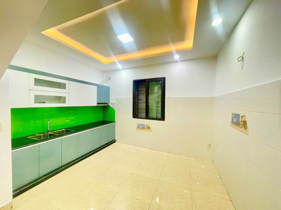 Bán nhà  Phạm Văn Đồng - 70m2 -7 Tầng – 12.6 tỷ, lô góc Ô tô Tránh Vỉa Hè. 14118424