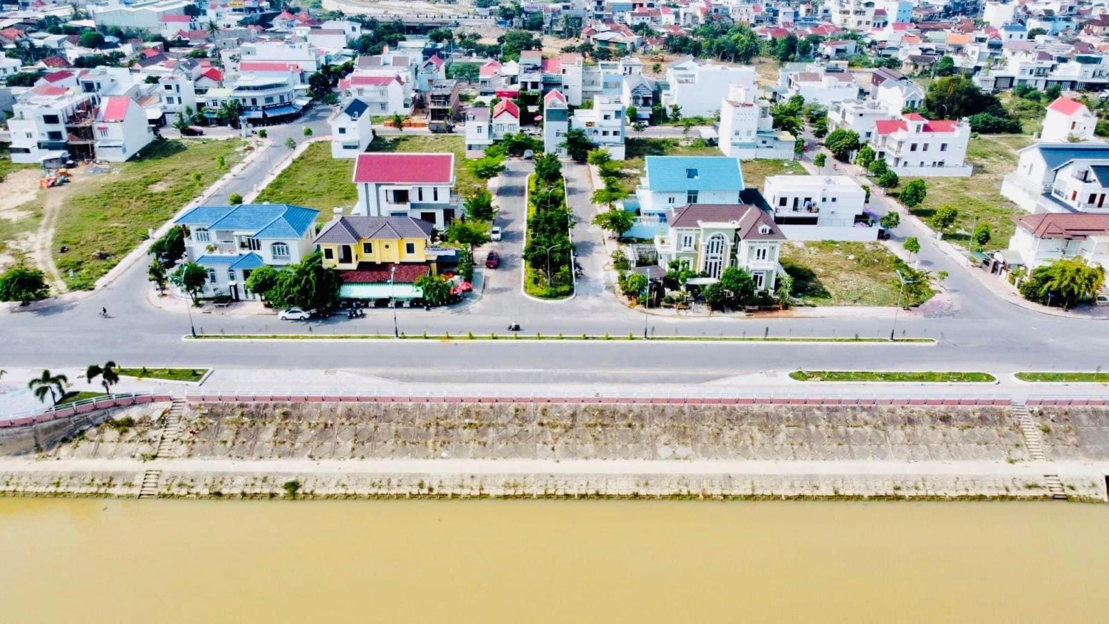 Bán đất KĐT Nam Sông Cái, Diên Khánh, lô góc siêu đẹp, 2 mặt tiền đường 13m
giá rẻ chỉ 15,5 tr/m2 14138212