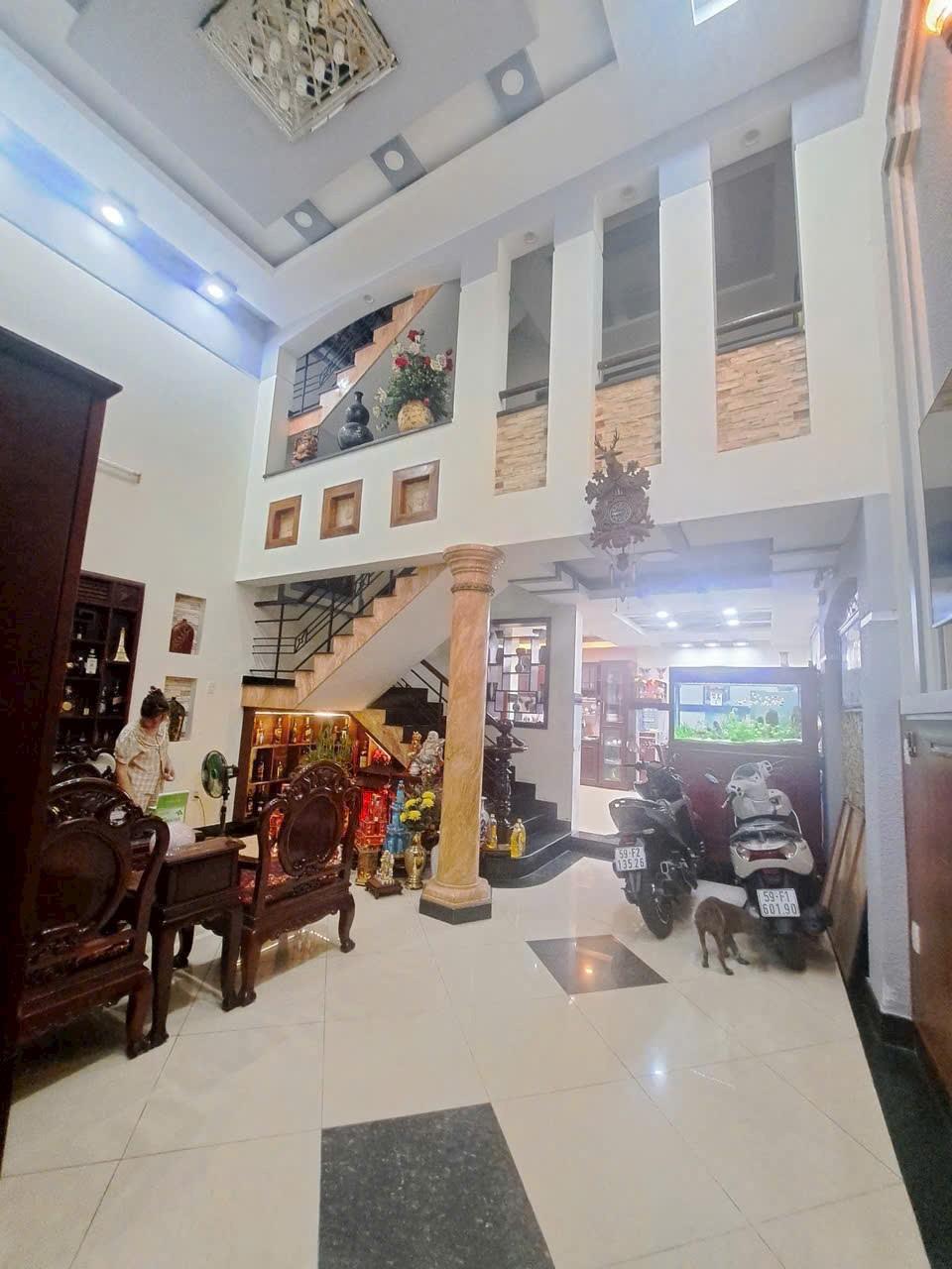Bán nhà 3 tầng BTCT 62.3m2 TẶNG NỘI THẤT, đường Nguyễn Văn Quá, giá chỉ 4.550 tỷ 14138889