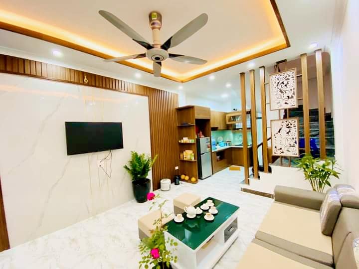 NHÀ MỚI ĐẸP PHỐ NGUYỄN TRÃI CẠNH ROYAL CITY NGÃ TƯ SỞ  5 TẦNG DT:30M2 SỔ ĐỎ T2:35M2 3 PHÒNG NGỦ 14139320