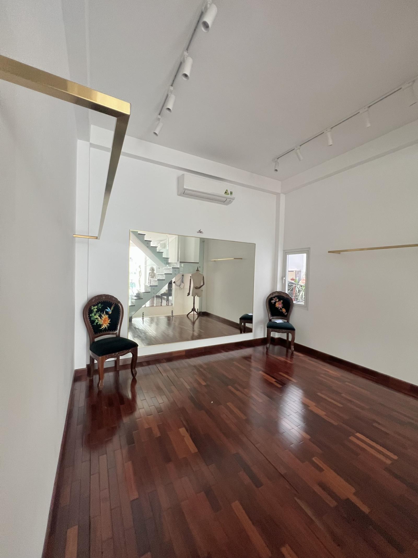 Chính chủ cho thuê MBKD/VP mặt tiền Lê Thị Riêng ngay trung tâm Quận 1, 68m2 14140533