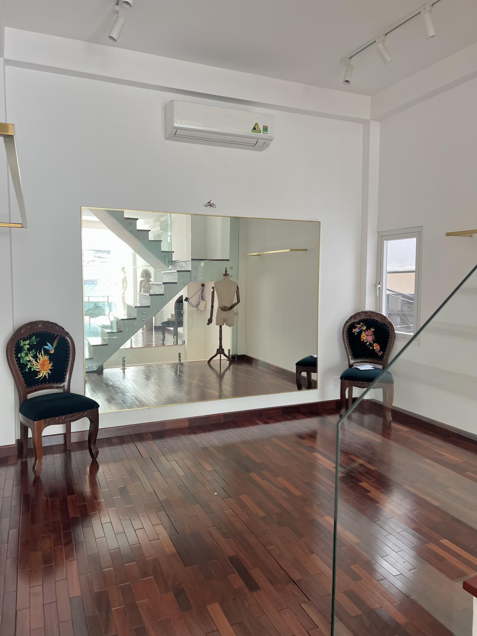 Chính chủ cho thuê MBKD/VP mặt tiền Lê Thị Riêng ngay trung tâm Quận 1, 68m2 14140533