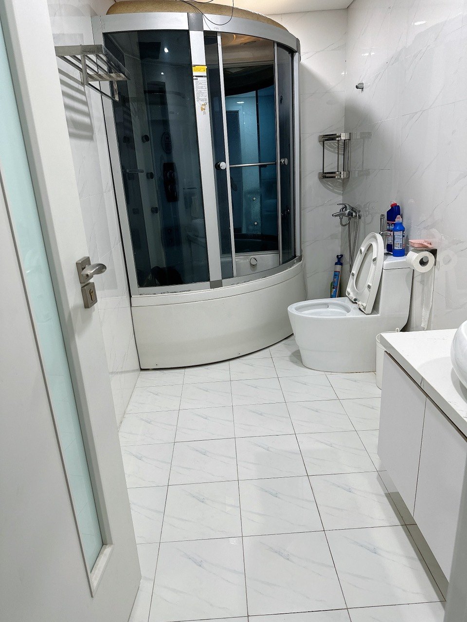 2PN diện tích 92m2 giá 5.6 tỷ - BC Đông Nam - Golden Land - 275 Nguyễn Trãi 14144089