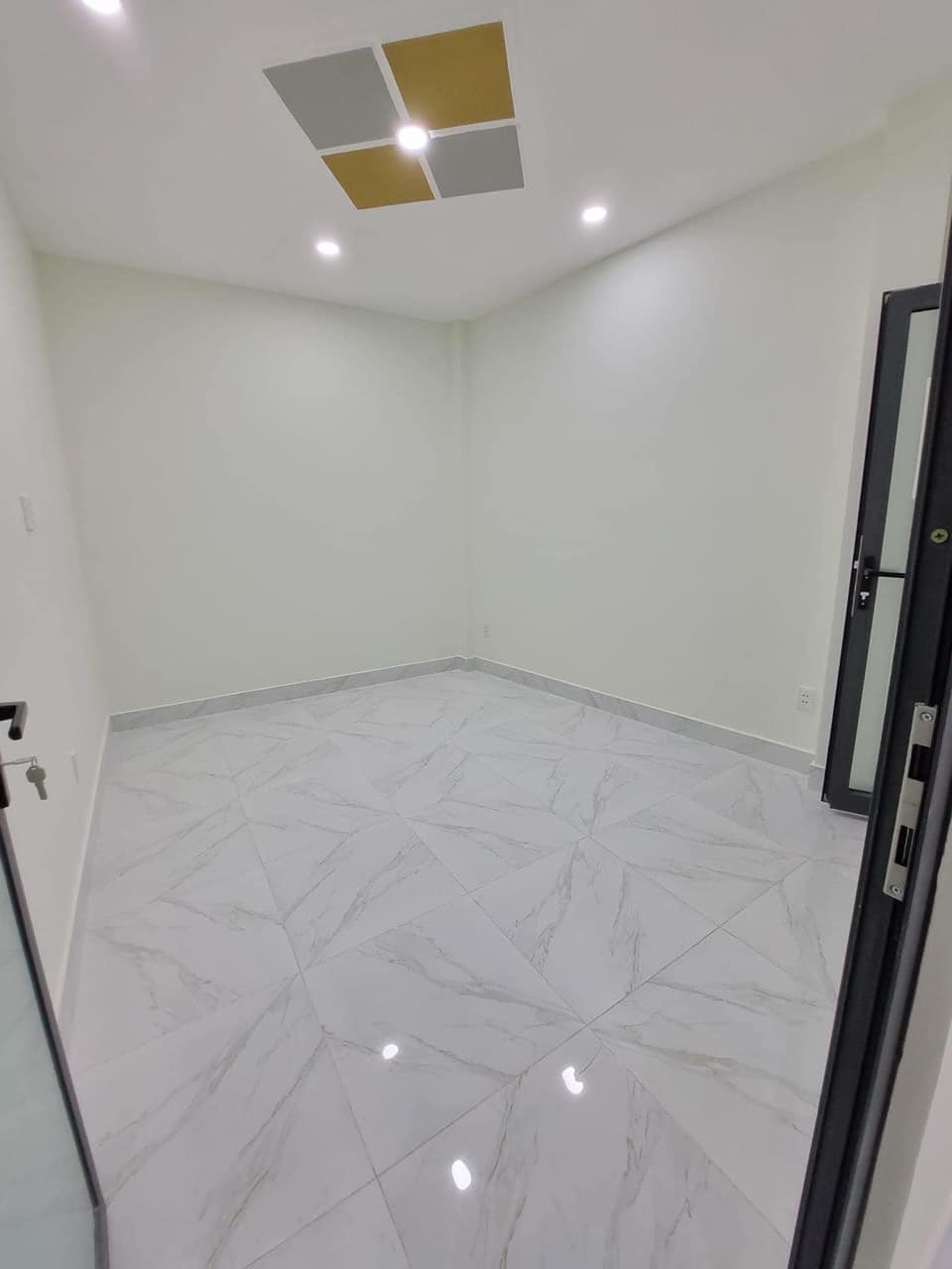 chủ nhà cần bán căn nhà 538 Đoàn Văn Bơ phường 14 quận 4. 14148111