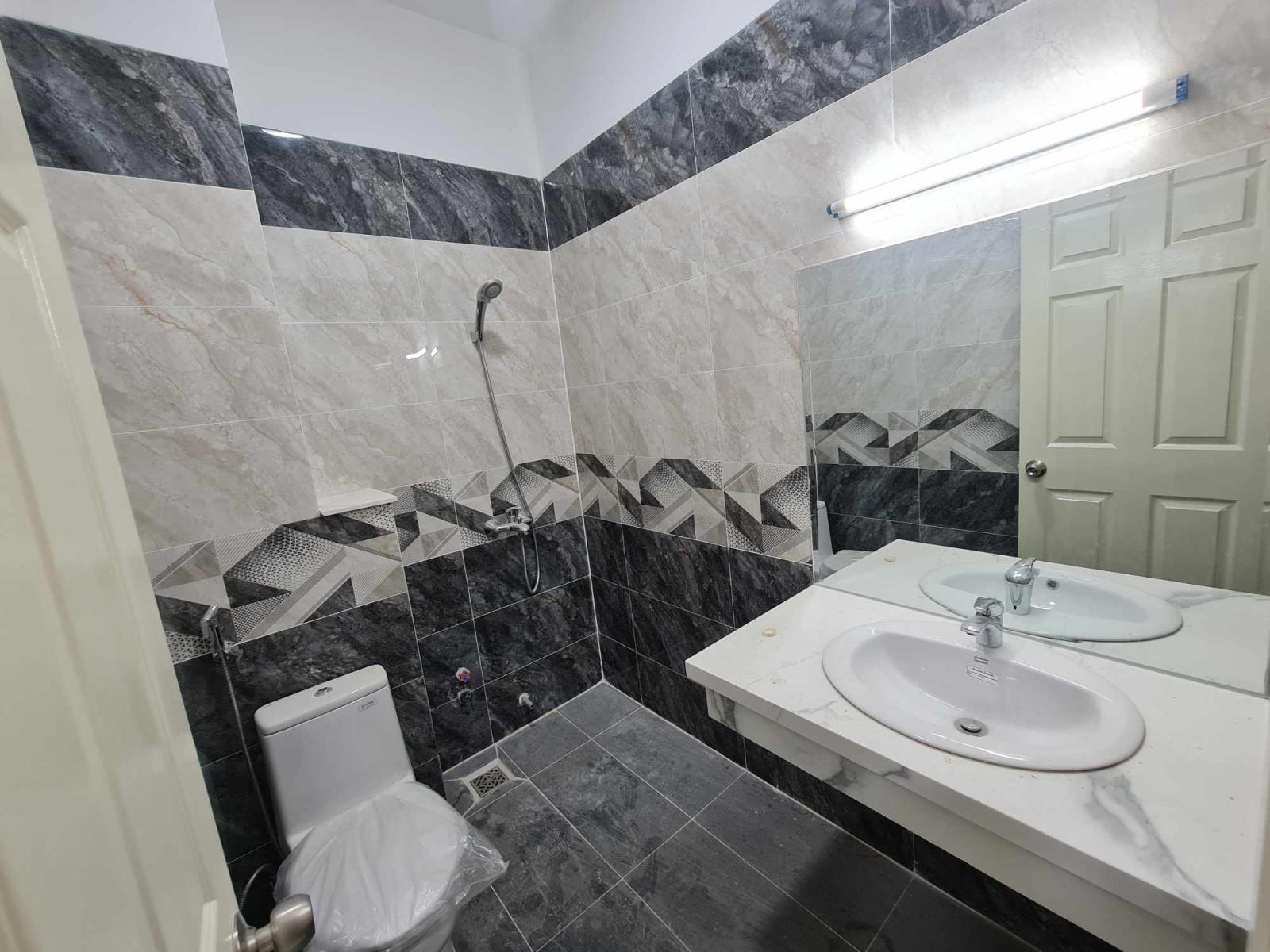 NHÀ GẦN LÝ TẾ  XUYÊN  LINH ĐÔNG THỦ ĐỨC 60 M2 [ 4 X 15 ] 4 TẦNG - 4PN - 4WC
 SHR - CÓ HOÀN CÔNG 14159076