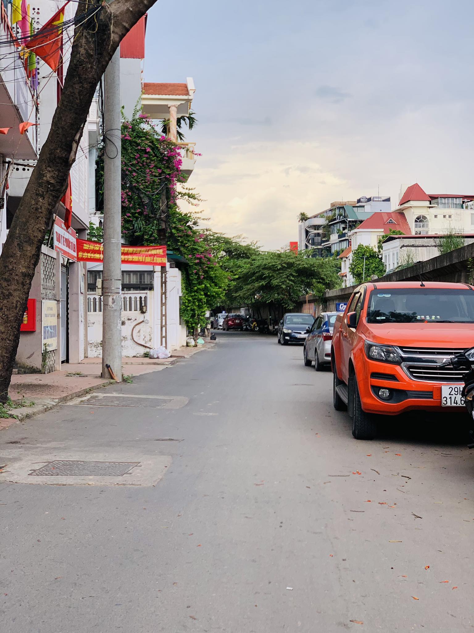 Bán Nhà Âu Cơ Q.Tây Hồ Dt: 48m x 3Tầng MT: 5m 3PN Giá 4,2 Tỷ Ko Đến 90tr/1m Hiếm Nhà Bán Giao Thông Thuận Tiện 14165727