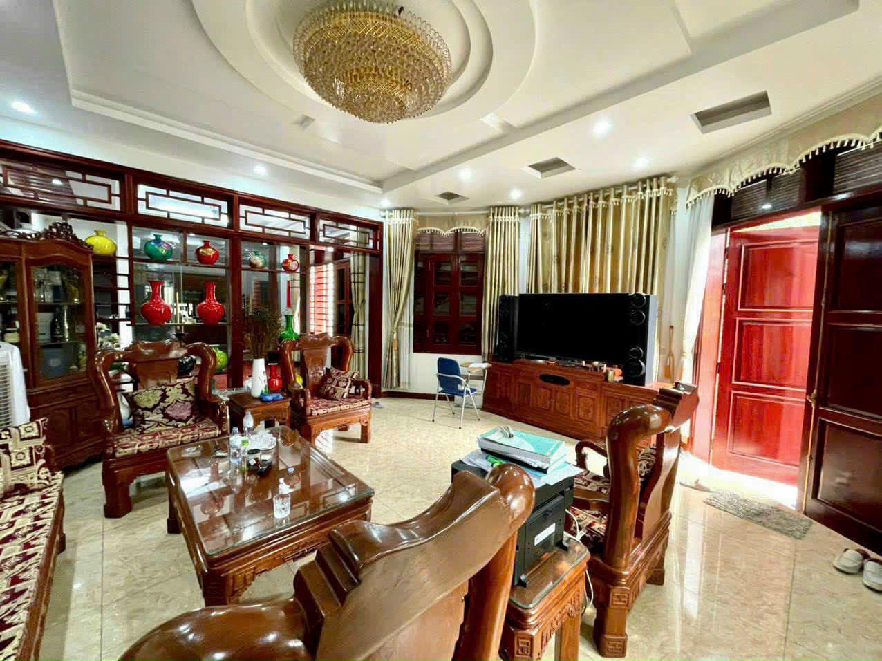 Bán biệt thự khu Đỉnh Long, ph Tân Bình, TP HD, 420m2, mt 22m, 3 tầng, sân vườn cực rộng, giá rẻ 14180922