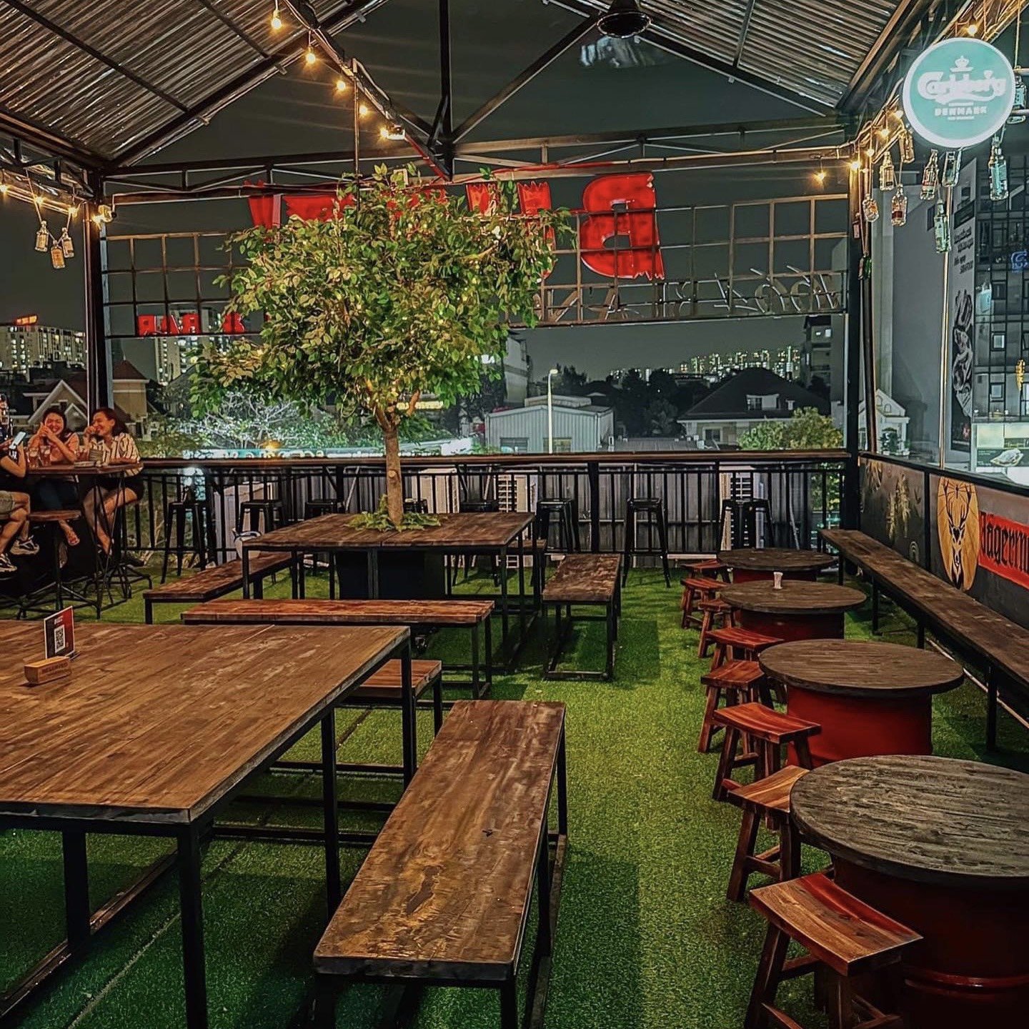 Mình có mặt bằng nhà hàng kiểu Beer garden cần sang nhượng hoặc cho thuê lại tại Trần Não Quận 2 14182468