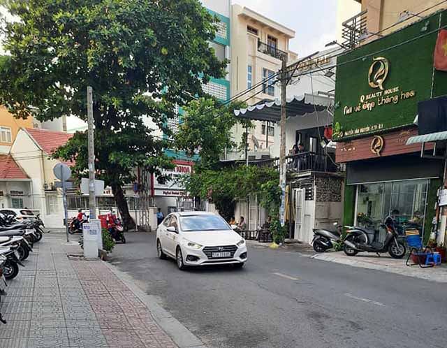 Chủ chịu lỗ bán gấp nhà 8m,1trệt 1lầu Nguyễn Văn Nguyễn P.Tân Định Q1 DT 5 x21m.25 TỶ 14191618