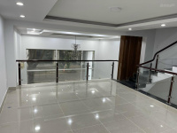 Cho thuê nhà phố kinh doanh Hưng Gia Phú Mỹ Hưng. DT: 111m2, Trệt, lửng, 3 lầu. Giá 49tr 14195046