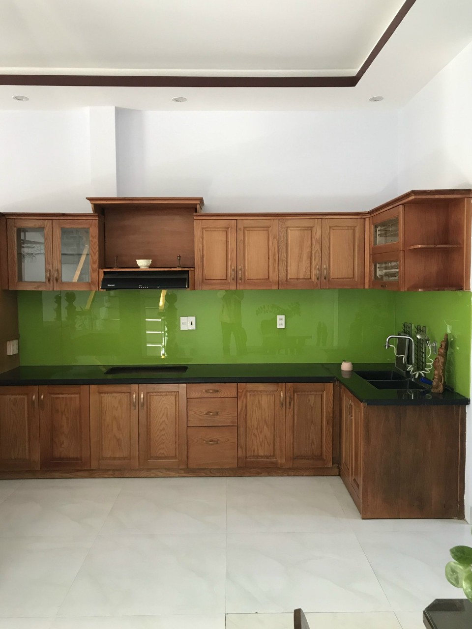 Bán gấp nhà MT Lê Đình Lý,Hải Châu,Đường,đường 10.5m,3tầng,230m2,Giá chỉ 35tỷTLCC. 14197913