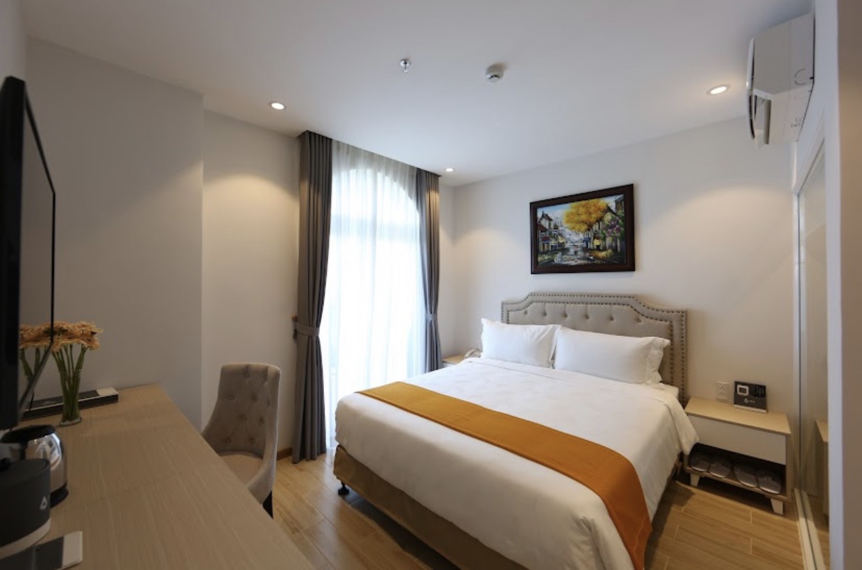 Gấp bán khách sạn MT Đỗ Bá, MỸ AN, 180m2,45phòng, 11tầng, bể bơi,Giá chỉ 65 tỷ TLCC. 14203950