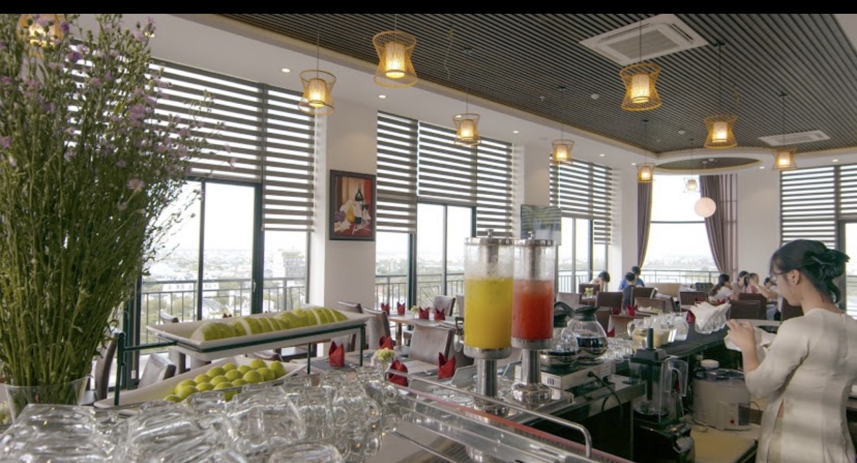 Gấp bán khách sạn MT Đỗ Bá, MỸ AN, 180m2,45phòng, 11tầng, bể bơi,Giá chỉ 65 tỷ TLCC. 14203950