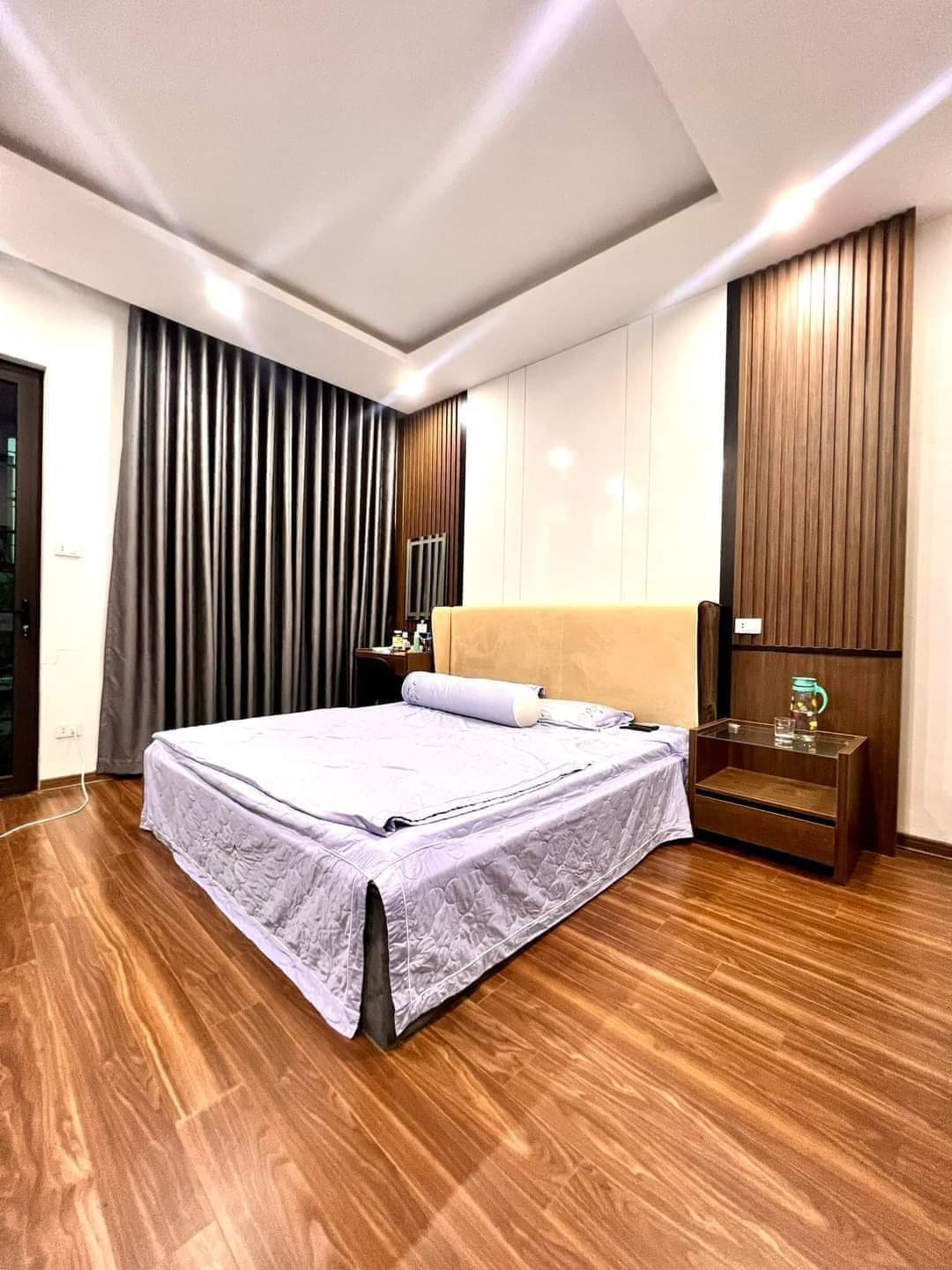 Bán Nhà Nguyễn Văn Cừ, Long Biên, Gara Ô Tô, 32m2, 5 tầng, giá 4.5 Tỷ. 14204170