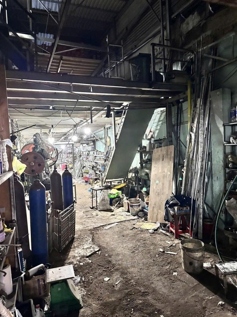 Bán Nhà Mặt tiền Kênh Tân Hóa - gần Khuông Việt, 4,1x27m, Cấp 4 - tiện xây, chỉ 12,9 tỷ 15975275