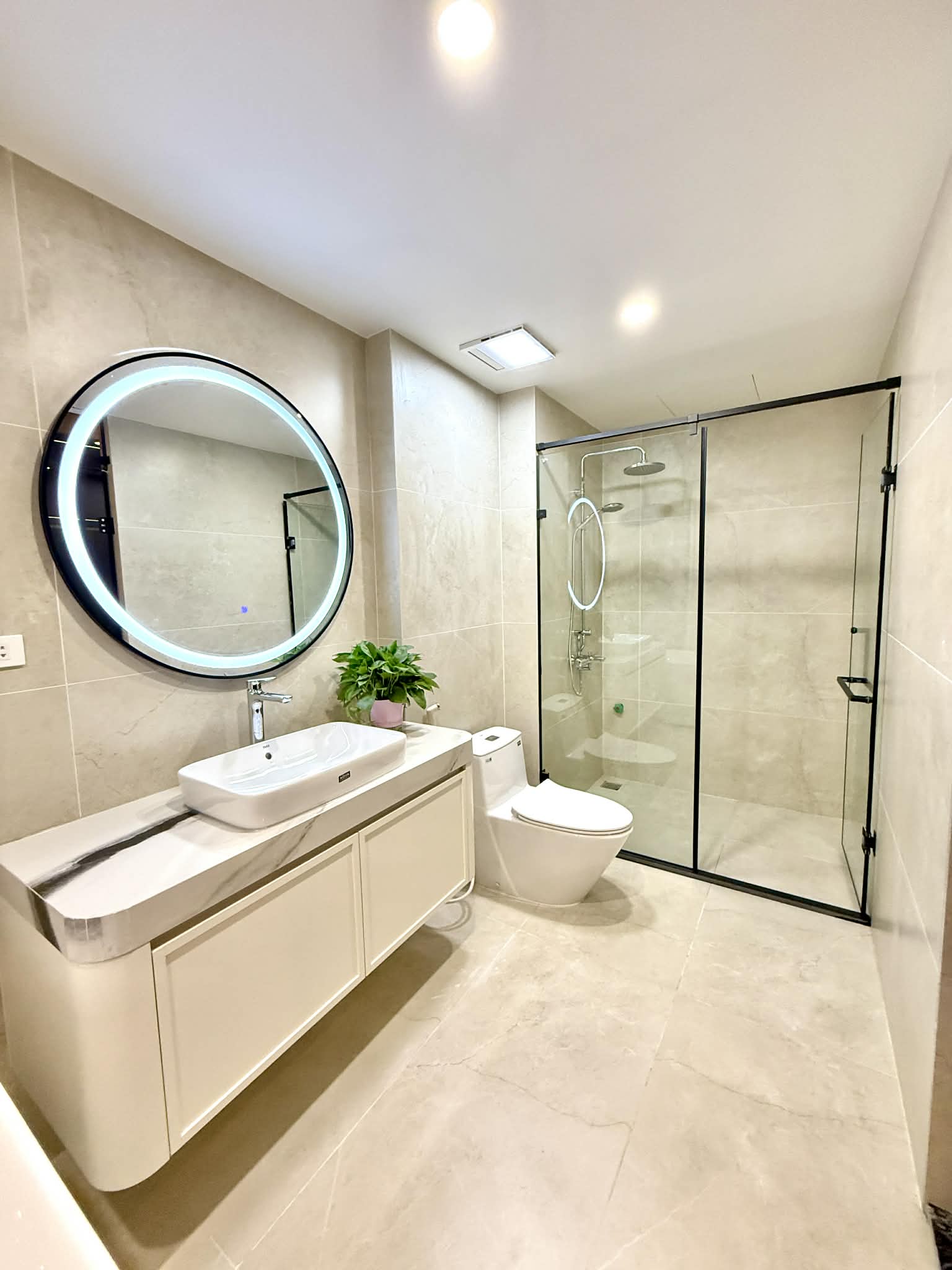 BÁN NHÀ PHÔ NGÔ GIA TỰ - LONG BIÊN, 6 TẦNG THANG MÁY, GARA Ô TÔ, KINH DOANH. GIÁ 11,5 TỶ 15975285