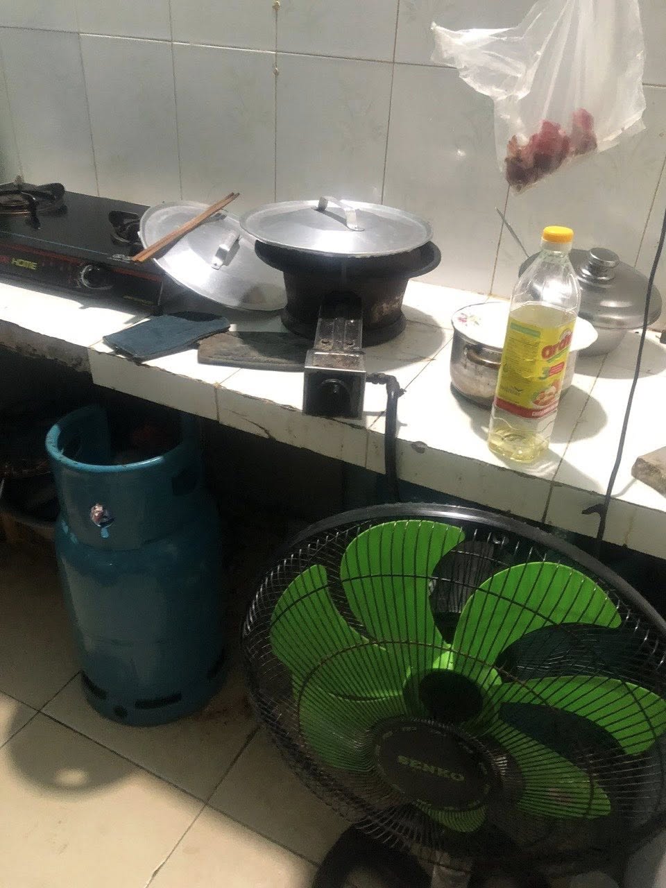 Cần sang nhượng lại quán ăn khu Hòa Cường gần các trường đại học dân cư đông đúc . 15975321