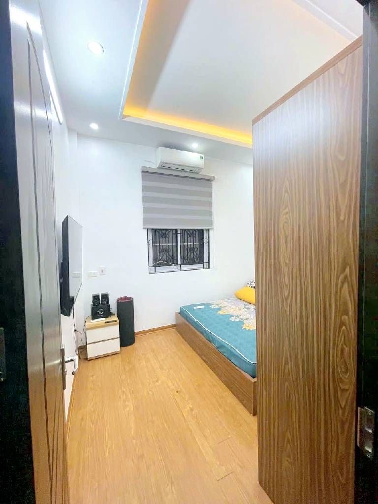 bán nhà đào tấn 50m x6 tầng thang máy 17,2 tỷ full nội thất,mặt ngõ thông 15975332