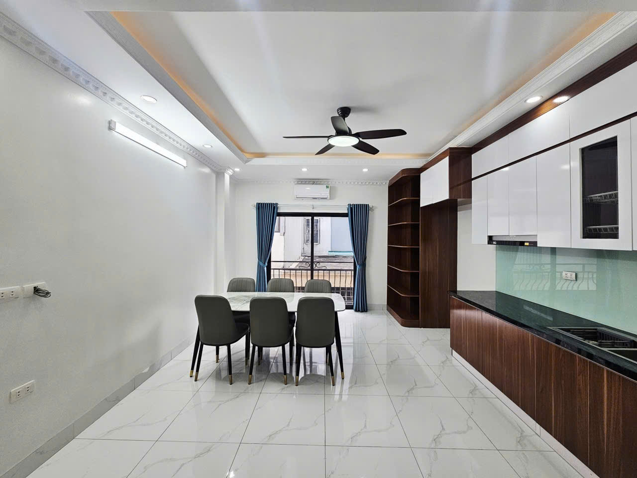 HIẾM CẦU GIẤY – NHÀ MỚI TINH 6 TẦNG THANG MÁY – KHÁCH XÁCH VALI VỀ Ở lh 0326213286 15975336