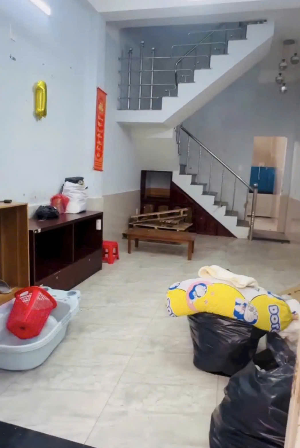 ► Kiệt 3m gần MT khu Chợ Mới, 37m2, 3 tầng, 3PN, sạch sẽ, 3.x tỷ 15975337