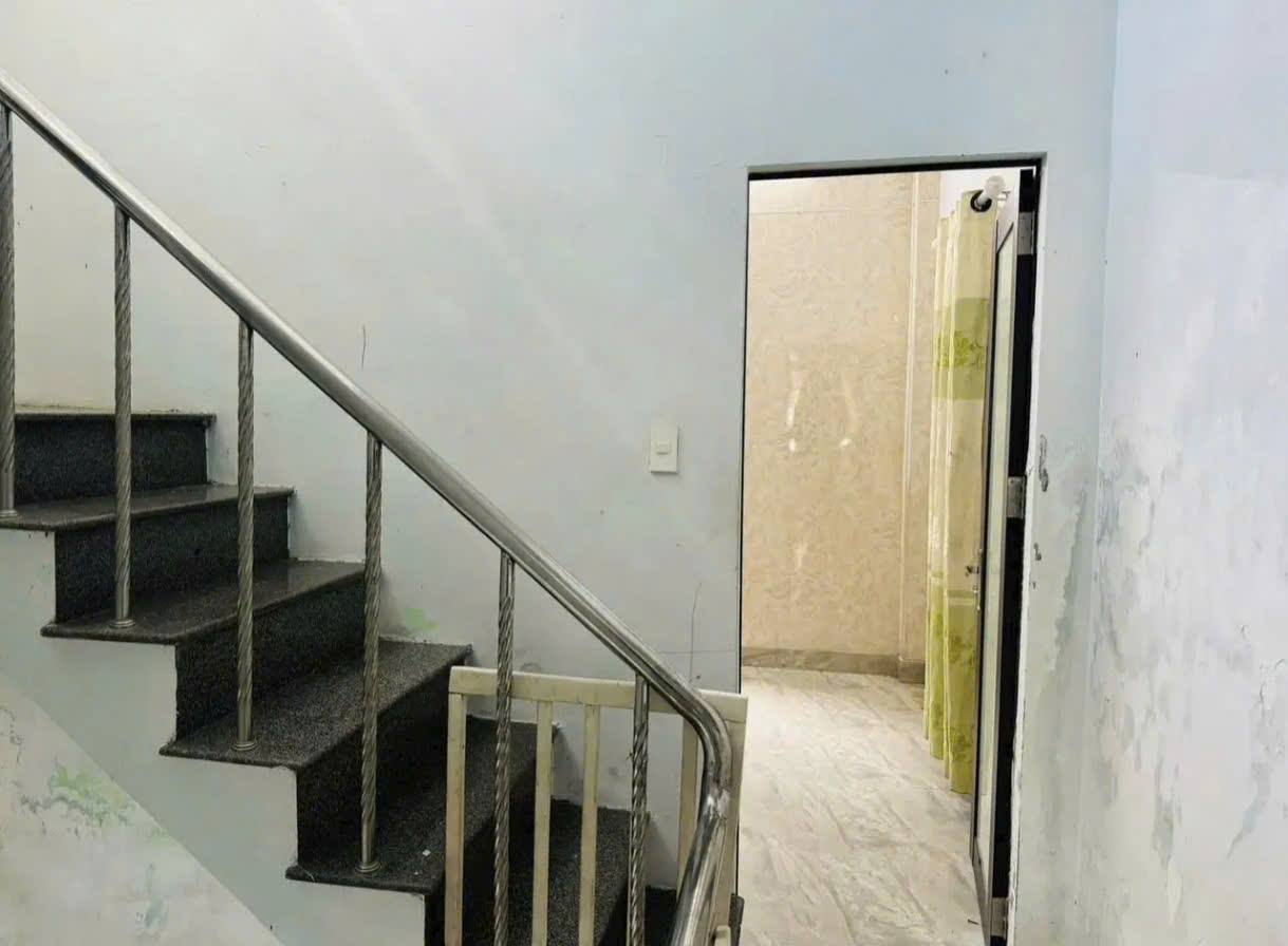 ► Kiệt 3m gần MT khu Chợ Mới, 37m2, 3 tầng, 3PN, sạch sẽ, 3.x tỷ 15975337