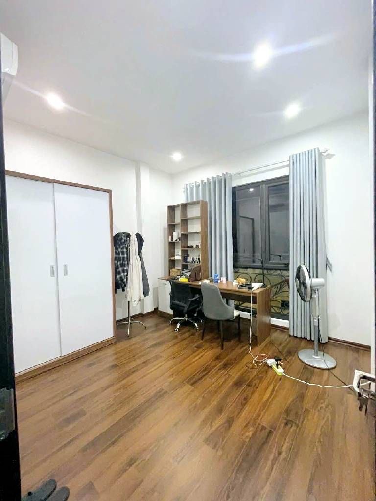 bán nhà đào tấn 50m x6 tầng thang máy 17,2 tỷ full nội thất,mặt ngõ thông 15975339