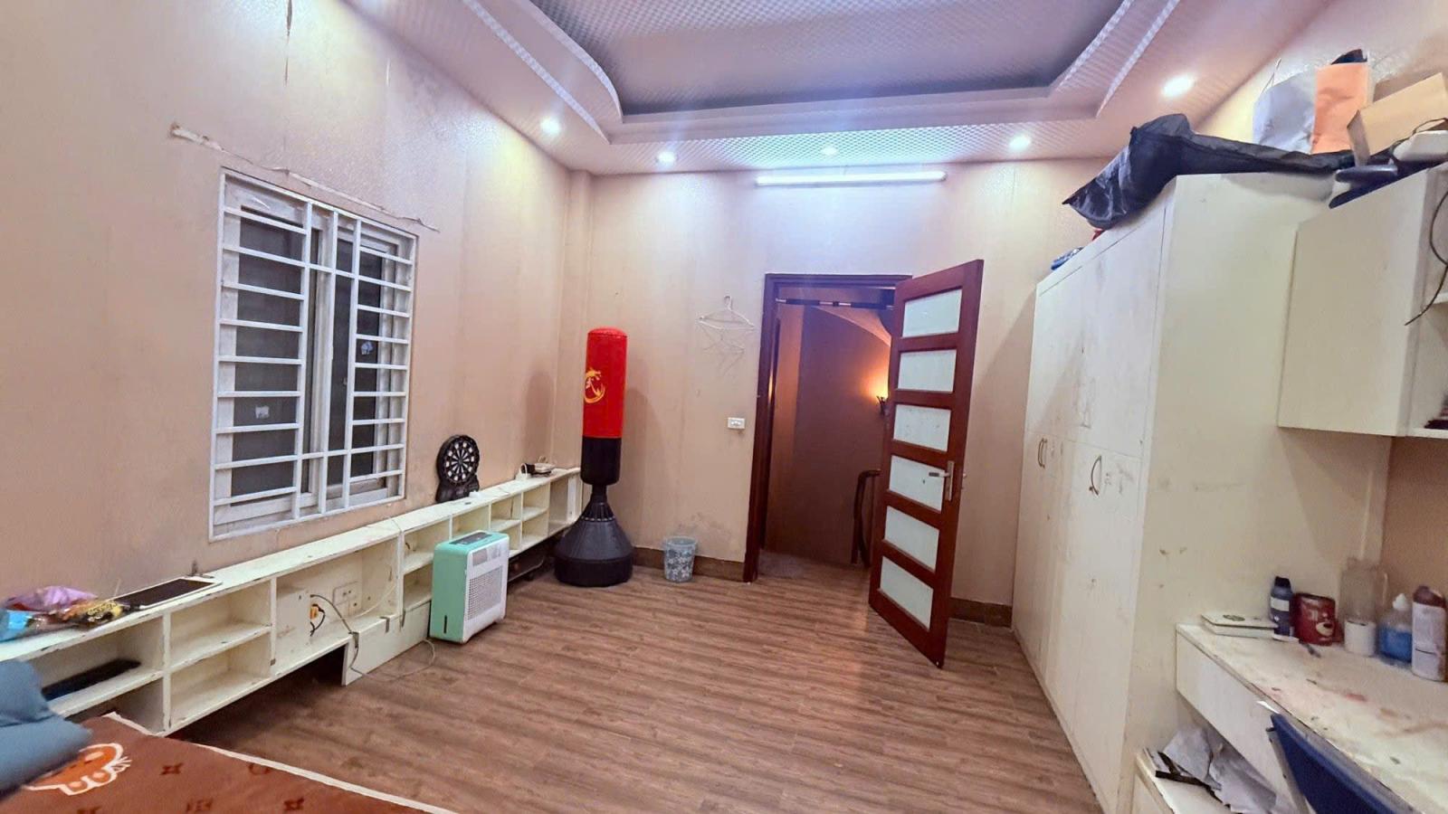 CẬN CẦU VƯỢT PHẠM VĂN ĐỒNG – NHÀ ĐẸP 5 TẦNG – 3 NGỦ – GIÁ TỐT HIẾM GẶP 15975341