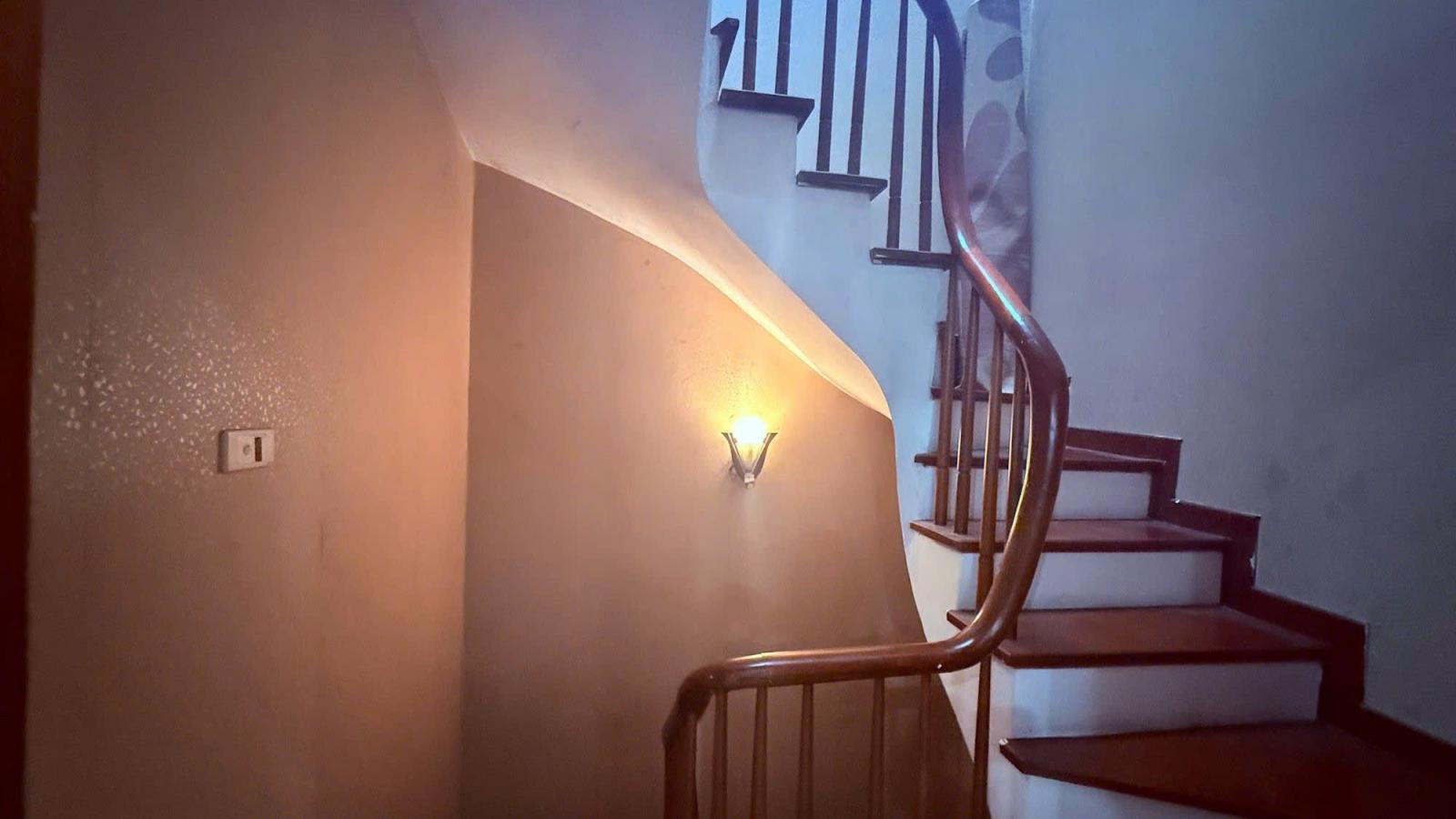 CẬN CẦU VƯỢT PHẠM VĂN ĐỒNG – NHÀ ĐẸP 5 TẦNG – 3 NGỦ – GIÁ TỐT HIẾM GẶP 15975341