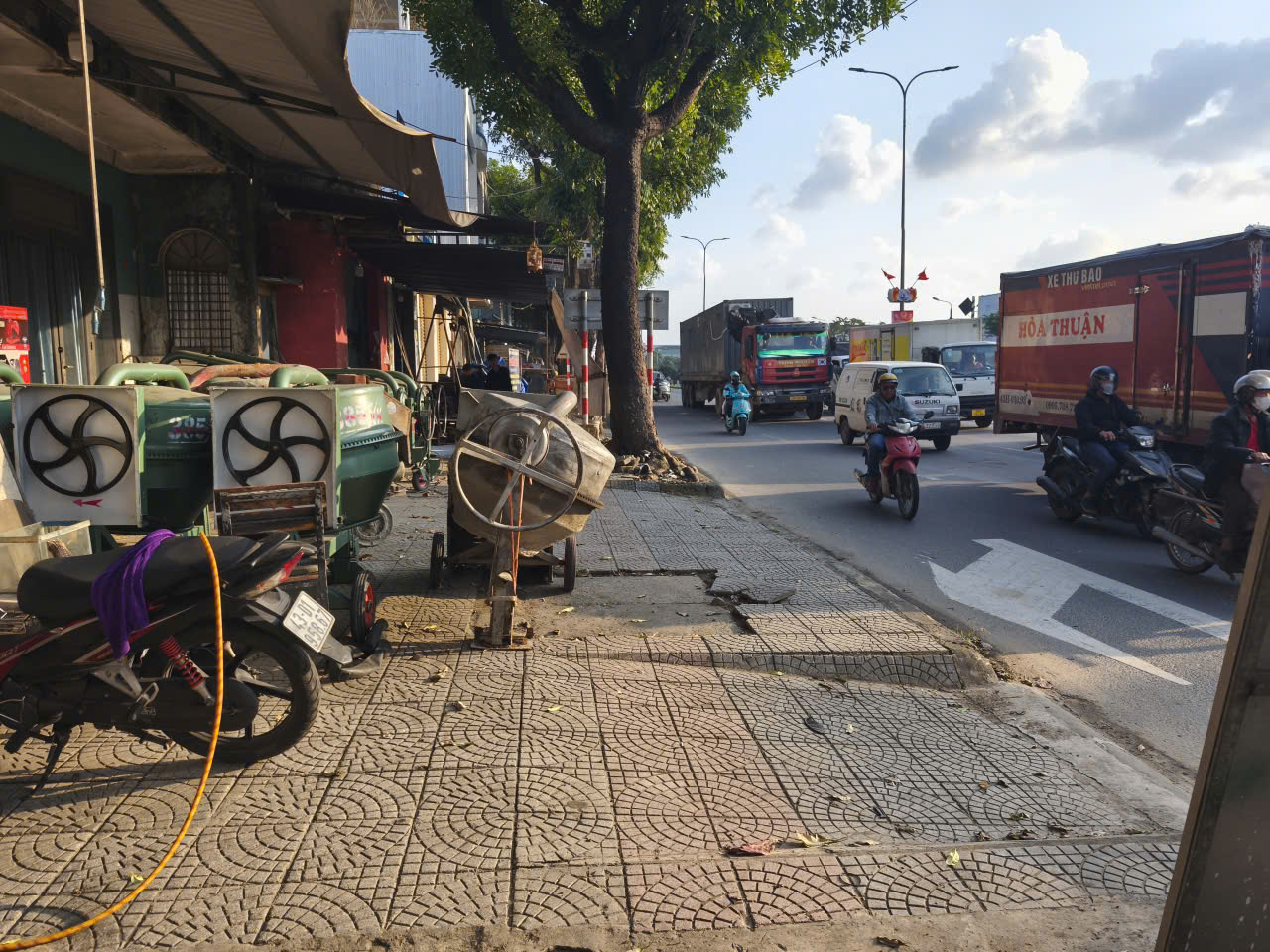 ♪ Nhà MT Trường Chinh bên không có ray,  gần Lê Trọng Tấn, 85m2 ngang 7m, vuông nét, KD, 5.xx tỷ 15975343