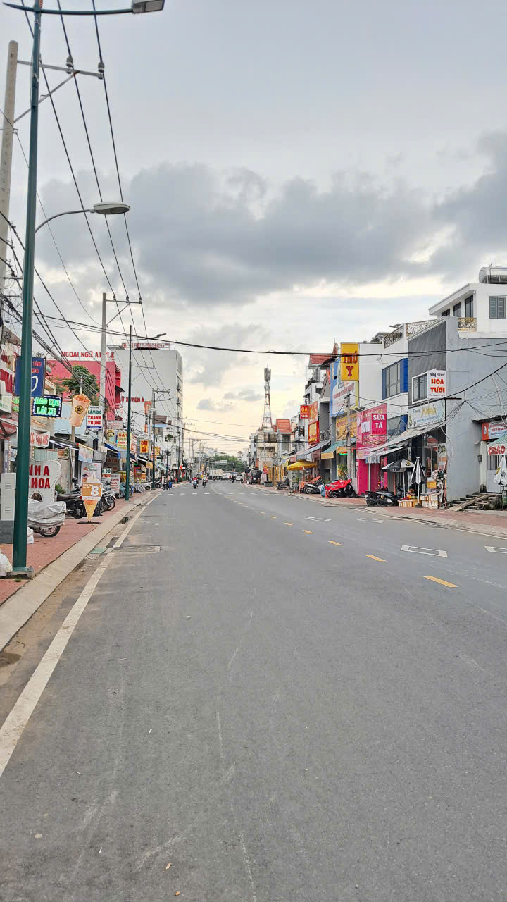 Bán Nhà Cấp 4 Mặt Tiền Quốc Lộ 13 Cũ, Hiệp Bình Phước, Thành Phố Thủ Đức 15975359