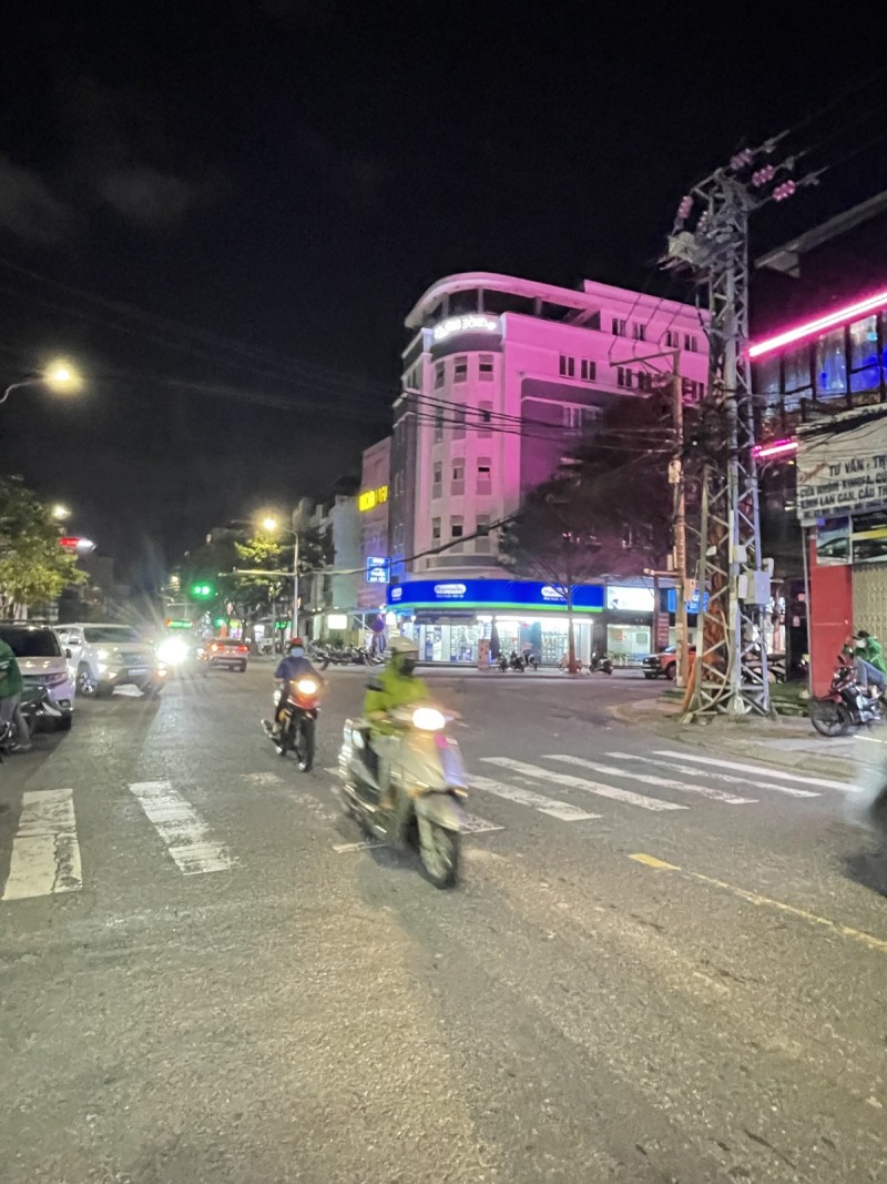 # Mặt Tiền Núi Thành, 165m2, 3 tầng, MBKD + cho thuê đi riêng, 24 tỷ 15975371