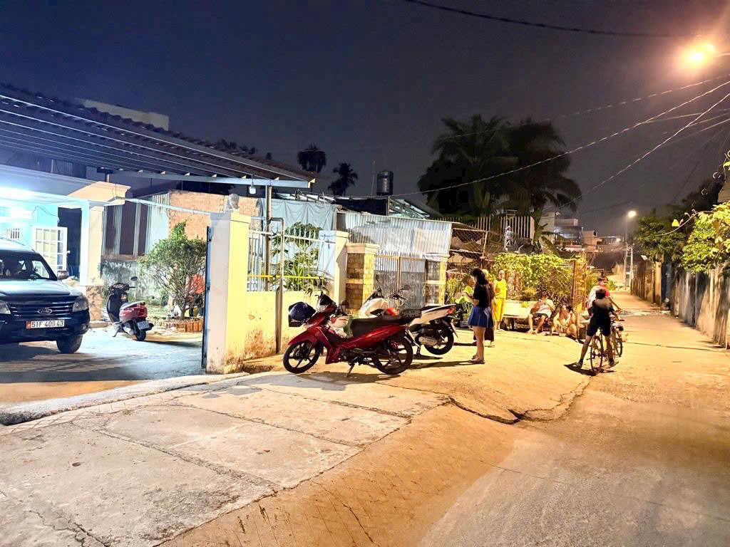 HÀNG HOT NGAY THỊ TRẤN HÓC MÔN – ĐẤT (12X22) HẺM XH THÔNG GIÁ CỰC TỐT 15975389