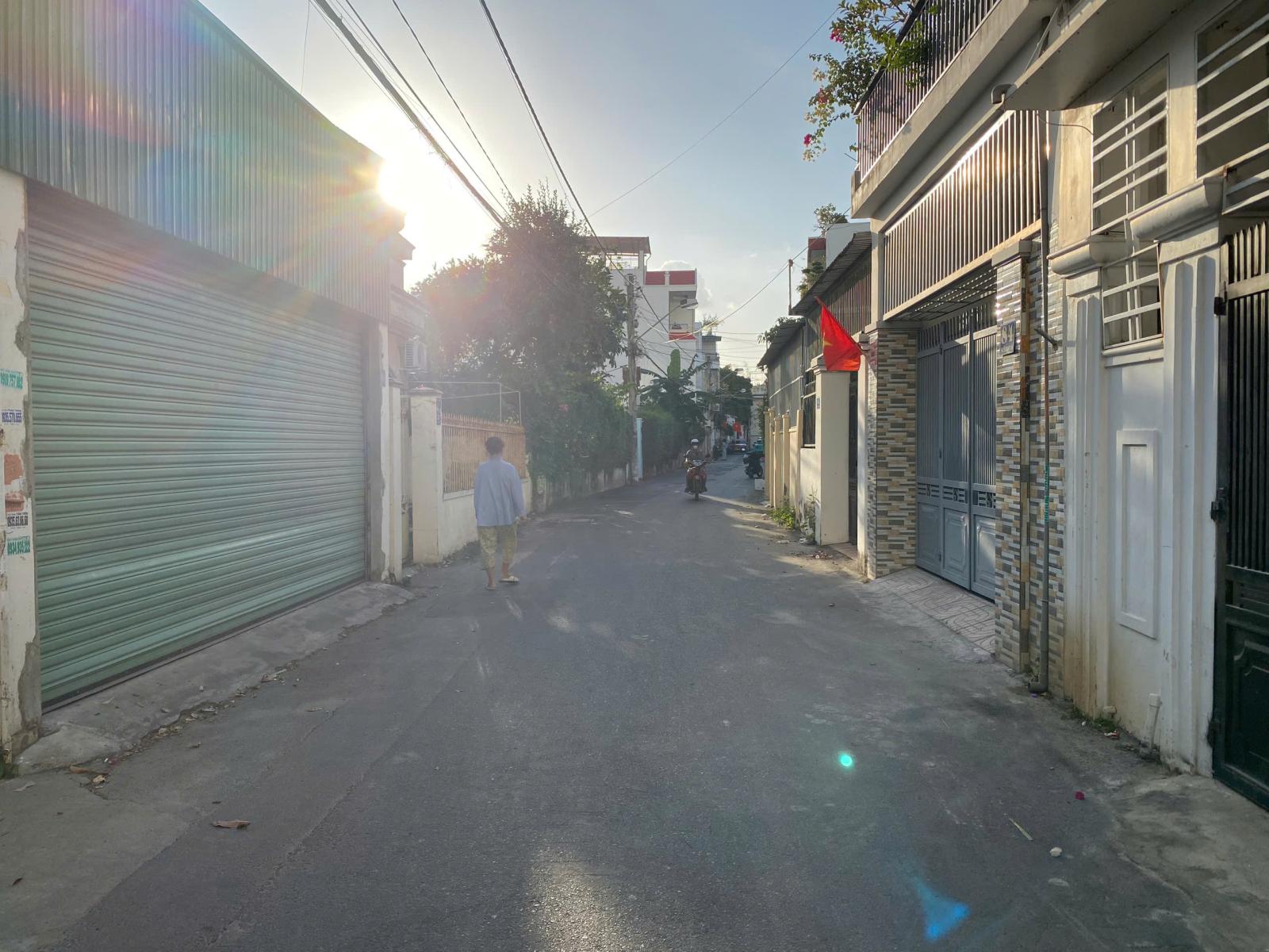 Bán nhà 2 tầng mặt tiền Nguyễn Khánh Toàn, cách biển 300m, giá 6,9 tỷ 15975432