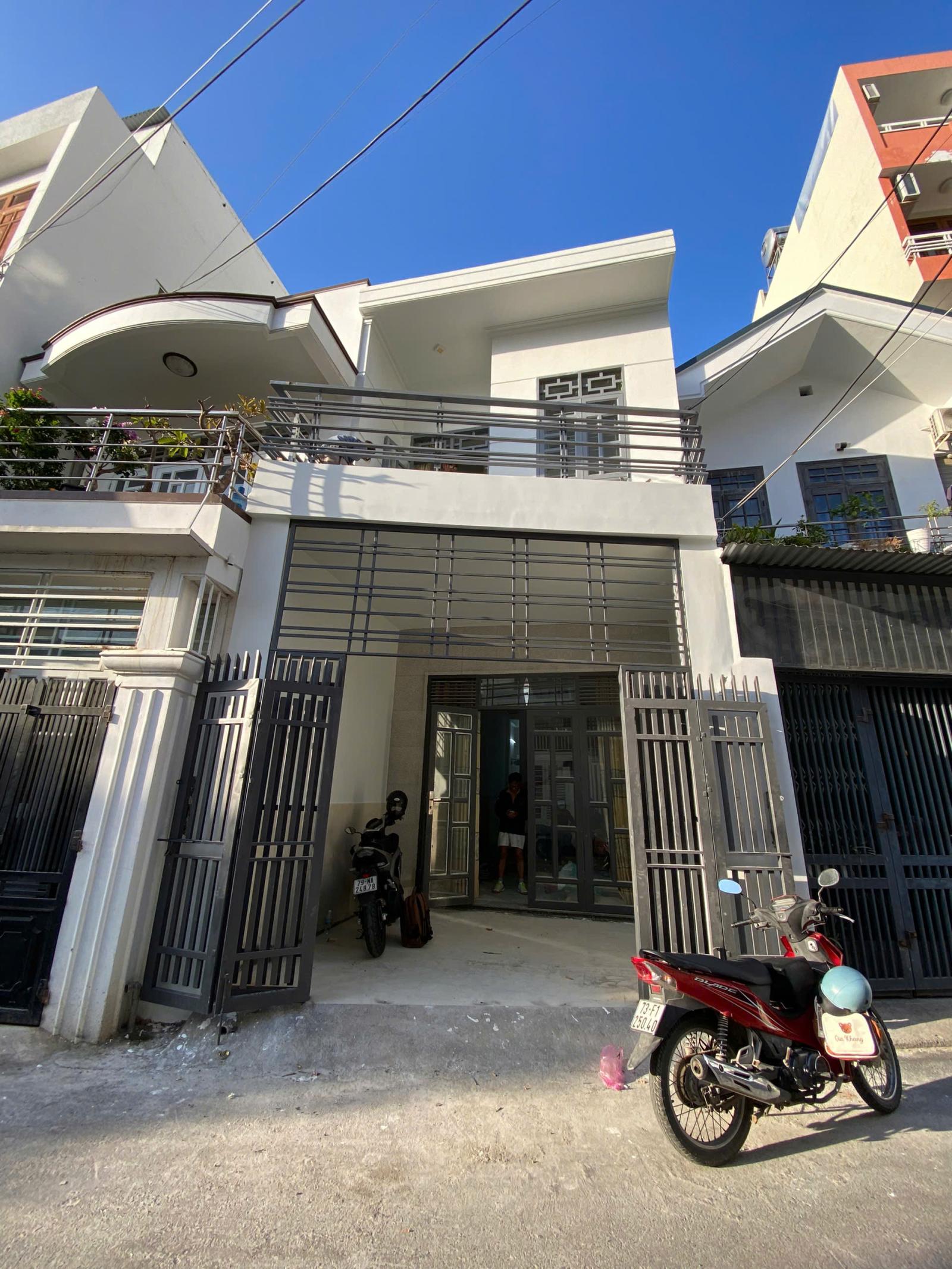 Bán nhà 2 tầng mặt tiền Nguyễn Khánh Toàn, cách biển 300m, giá 6,9 tỷ 15975432