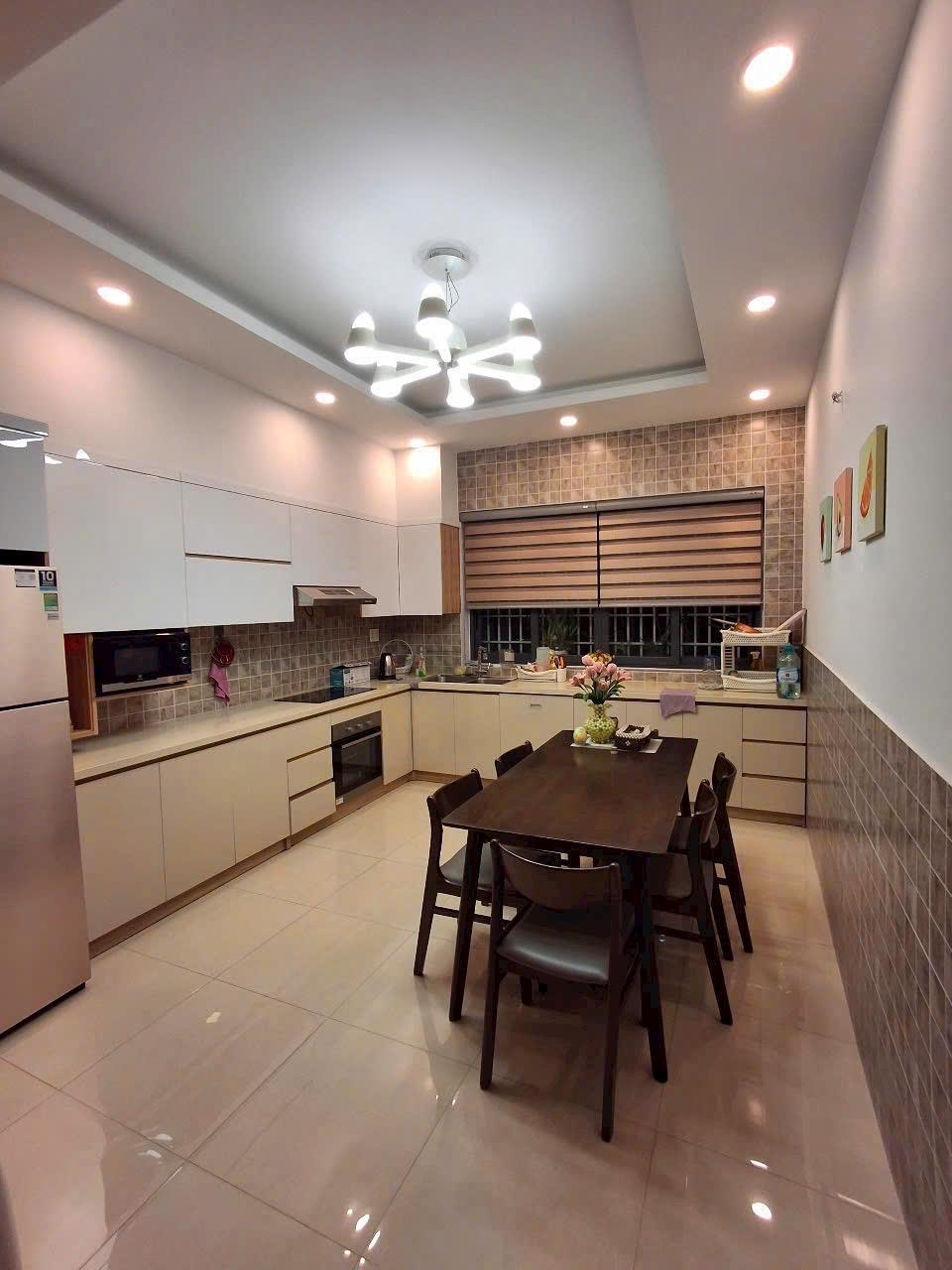 **Bán nhà HXH Cộng Hòa ** phường 13, Tân Bình (6x15m) 5 tầng mới 15975459