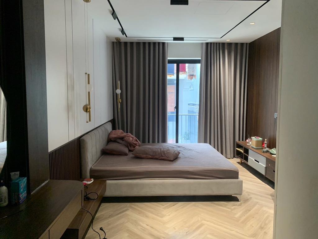 NHÀ PHỐ KINH DOANH NUYỄN CHÍ THANH- – Ô TÔ ĐỖ CỬA  – KHU HIẾM NHÀ BÁN 15975460