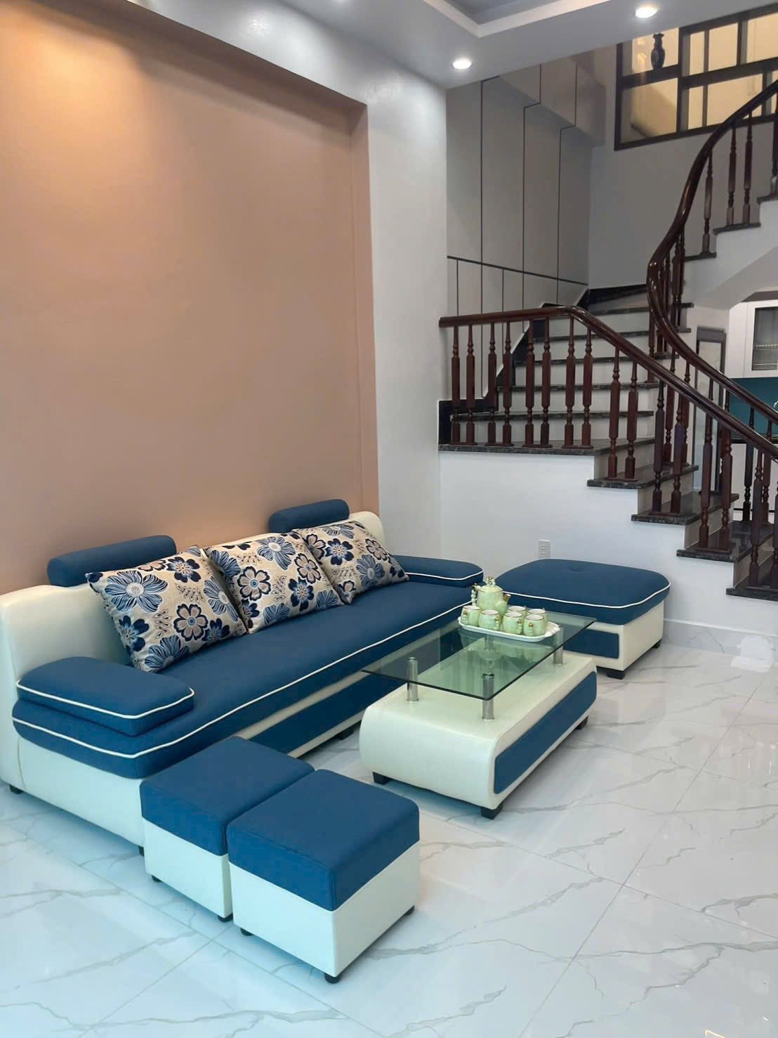 Bán căn nhà 3 tầng ngõ phố Tuệ Tĩnh, ph Bình Hàn, TP Hải Dương, 46.8m2, mt 4m, 3 ngủ, 3 vs 15975514