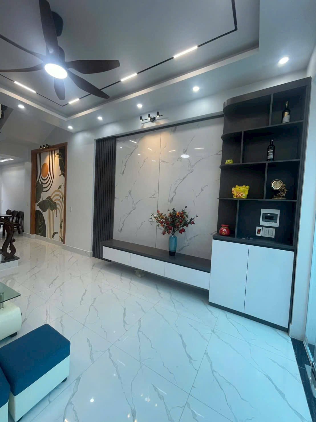 Bán căn nhà 3 tầng ngõ phố Tuệ Tĩnh, ph Bình Hàn, TP Hải Dương, 46.8m2, mt 4m, 3 ngủ, 3 vs 15975514