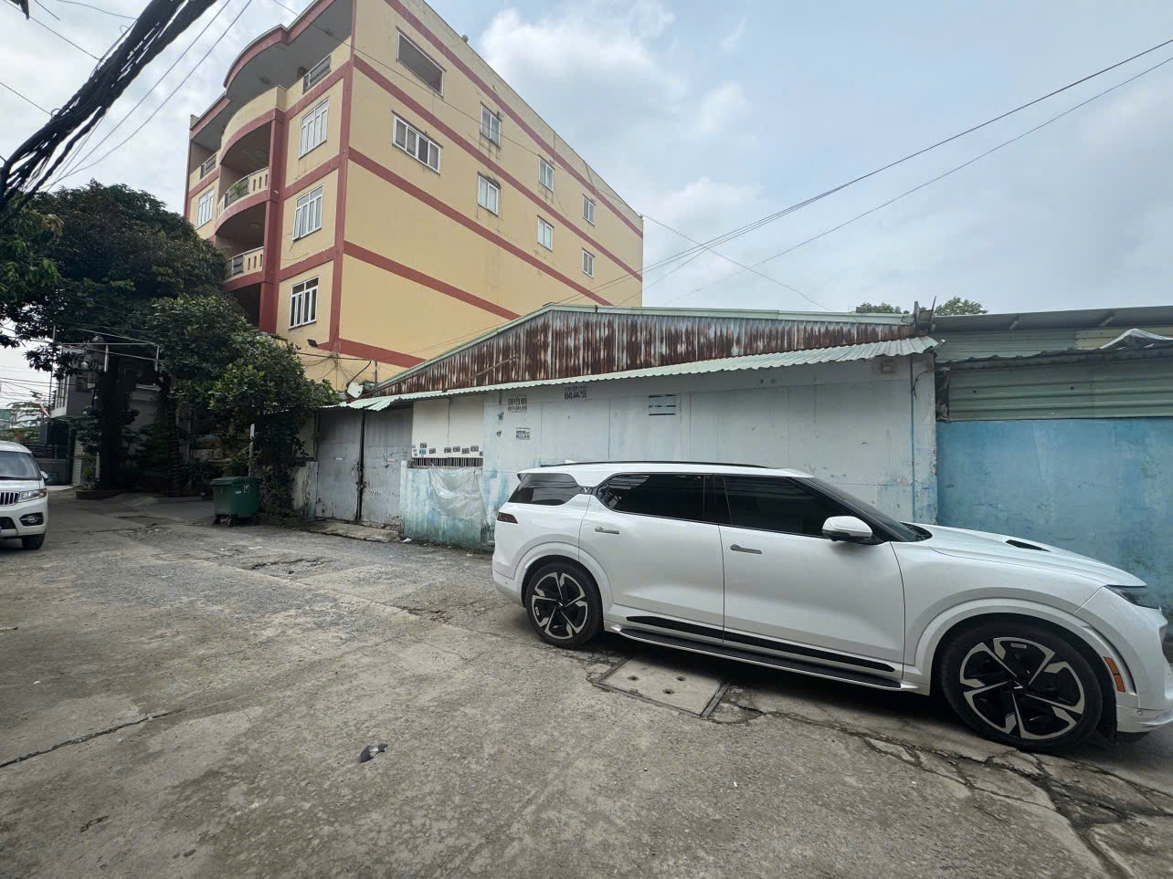 BÁN XƯỞNG/KHO TRUNG CHÁNH – BÀ ĐIỂM – HÓC MÔN - ĐƯỜNG 8M – XE TẢI RA VÀO THOẢI MÁI – GIÁ TỐT 15975541