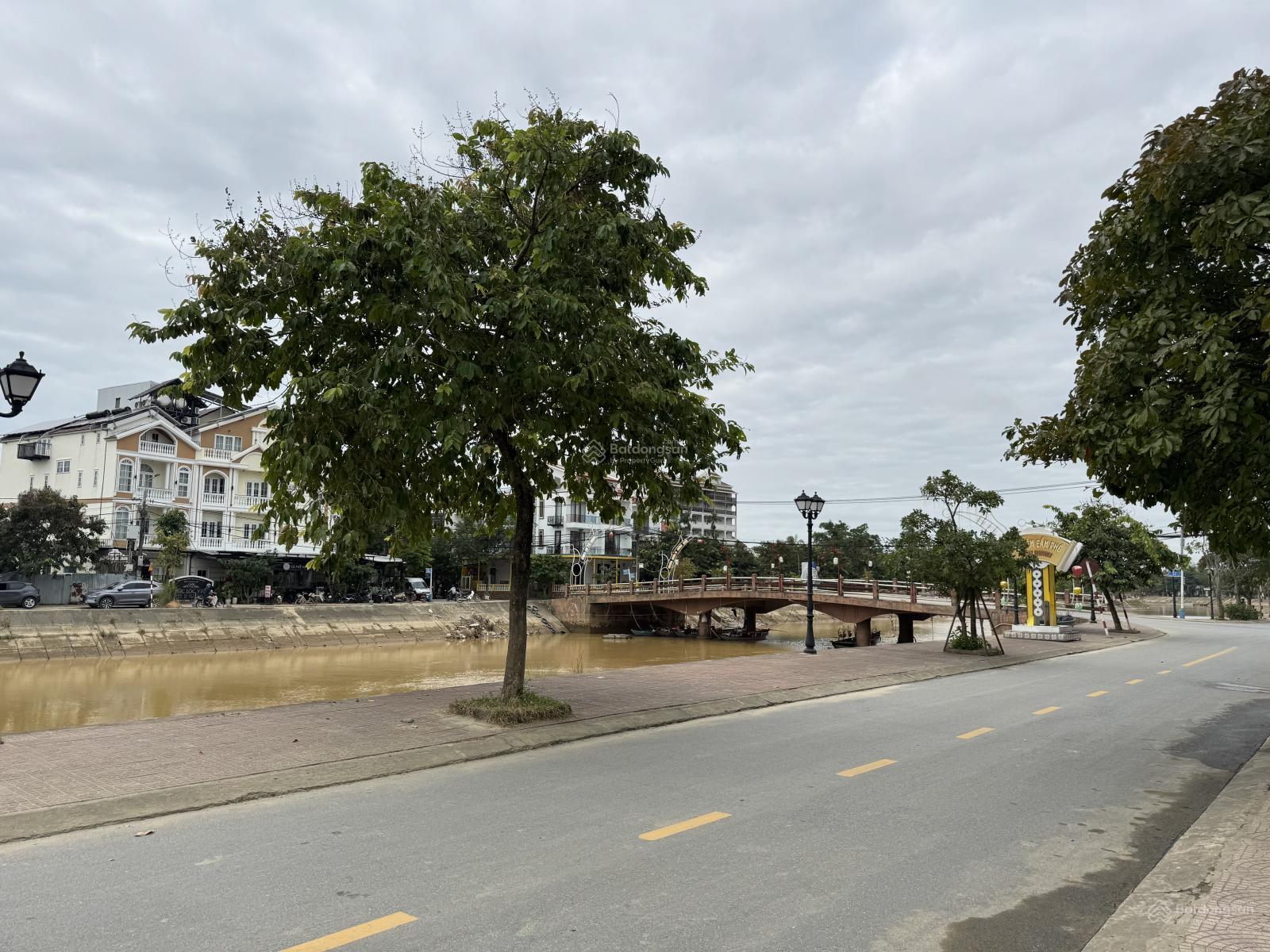 Cho thuê mặt bằng mặt phố Nguyễn Du, mặt tiền 16m, diện tích 350m² phù hợp F&B và thương hiệu lớn 15975563