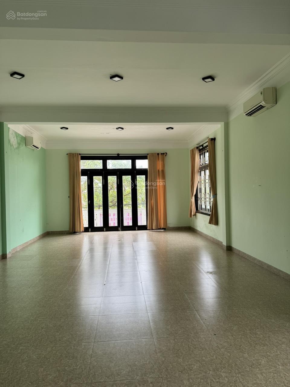 Cho thuê mặt bằng mặt phố Nguyễn Du, mặt tiền 16m, diện tích 350m² phù hợp F&B và thương hiệu lớn 15975563