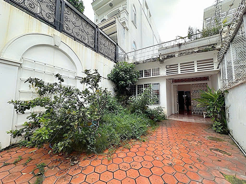 BÁN BIỆT THỰ 2 TẦNG ĐƯỜNG VÕ THỊ SÁU, QUẬN 1 - NGANG HIẾM 7,9M*26M - CHÍNH CHỦ 1 ĐỜI XƯA 15975623