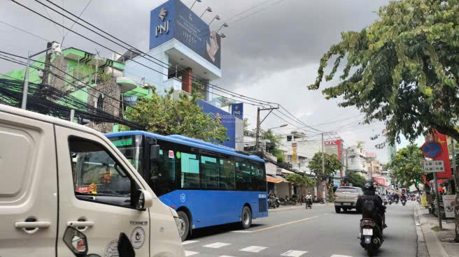 ĐẤT VÀNG TRUNG TÂM HÓC MÔN – MẶT TIỀN BÀ TRIỆU - FULL THỔ NGANG LỚN HIẾM 15975662