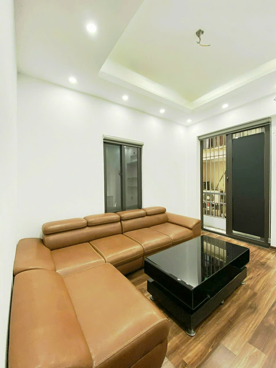 BÁN GẤP NHÀ ĐẸP ÂU CƠ TT TÂY HỒ FULL NỘI THẤT 43M X 4 TẦNG MT 4M 11 TỶ 

 15975679