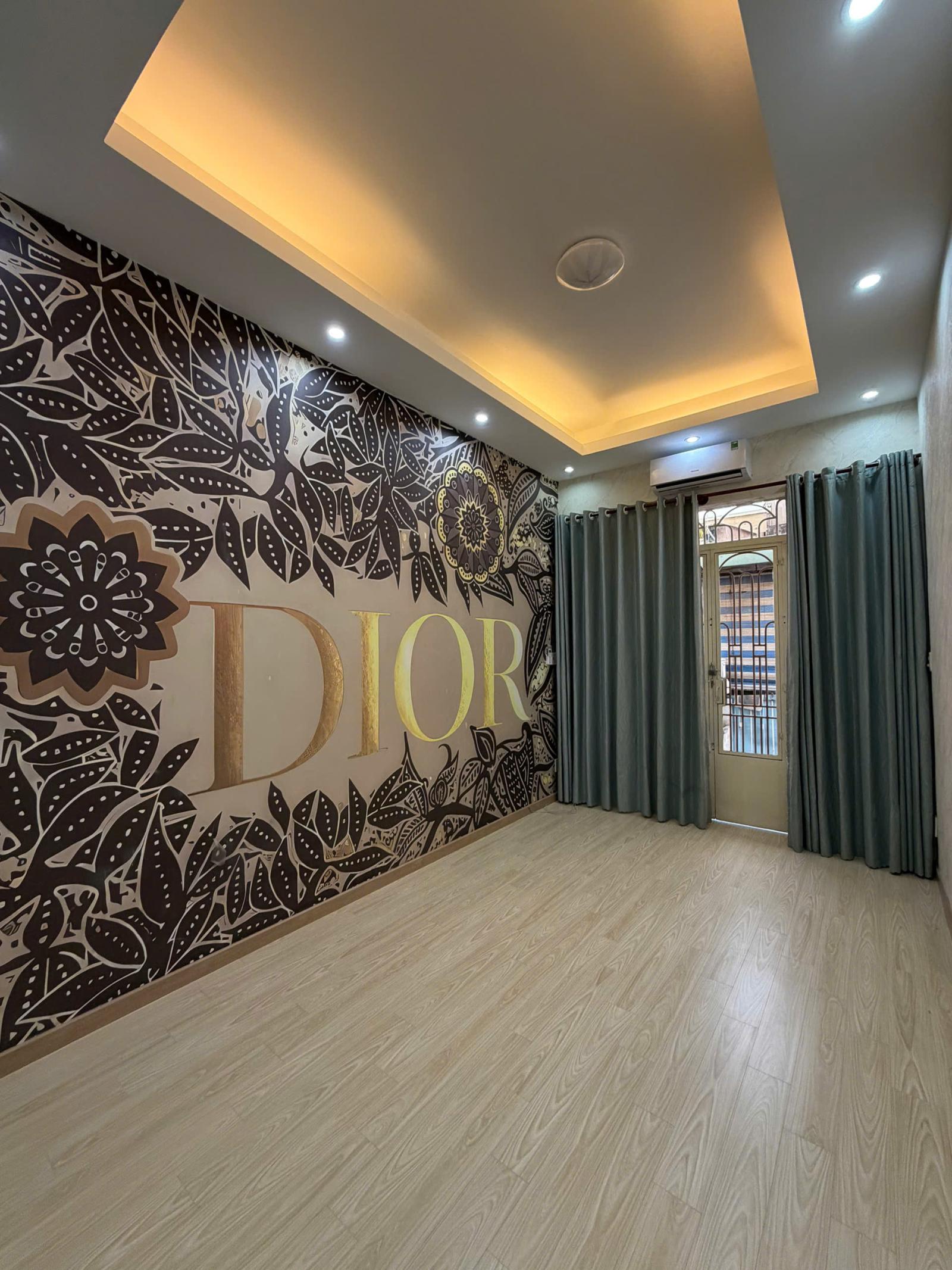 CẦN BÁN GẤP! Quận 5 - CAO ĐẠT 3 TẦNG - Hẻm thông tứ tung - GIÁ CỰC TỐT 15975709