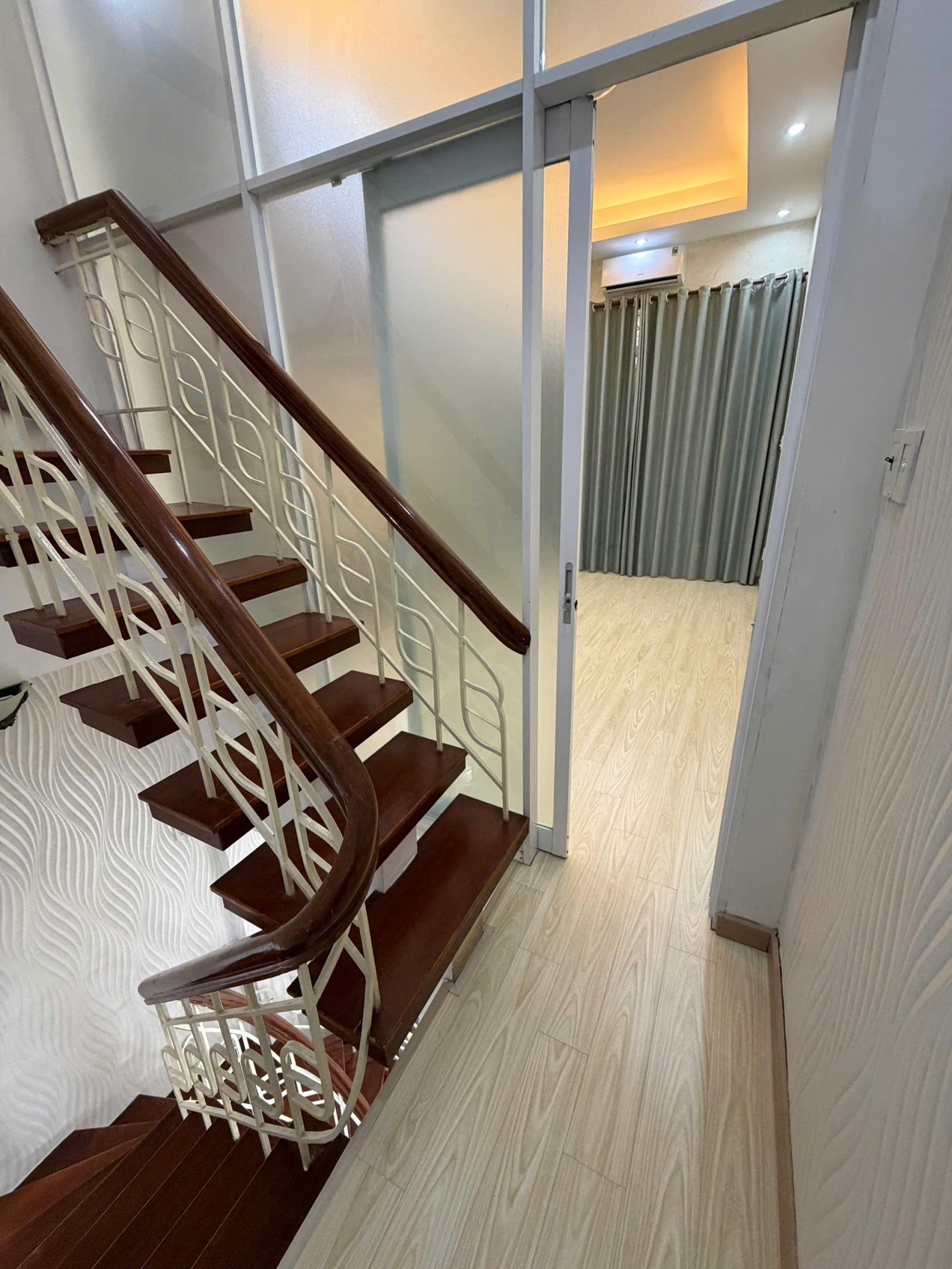 CẦN BÁN GẤP! Quận 5 - CAO ĐẠT 3 TẦNG - Hẻm thông tứ tung - GIÁ CỰC TỐT 15975709