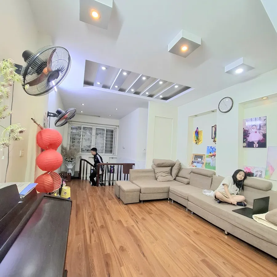 Bán Nhà Kim Giang. Hoàng Mai. Ô Tô. DT 56m2. MT 4.1m. 5 Tầng. Giá 21.4 Tỷ 15975747